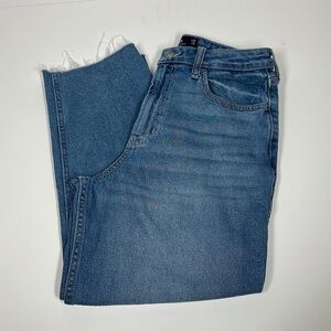 Hollister Ultra High Rise Vintage Straight Jean